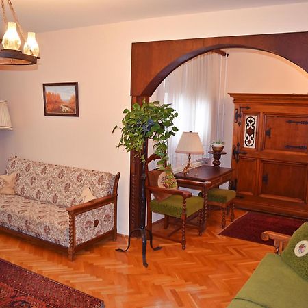 Belvarosi Classic Apartman 85 Square Meters Szombathely Kültér fotó