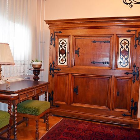 Belvarosi Classic Apartman 85 Square Meters Szombathely Kültér fotó