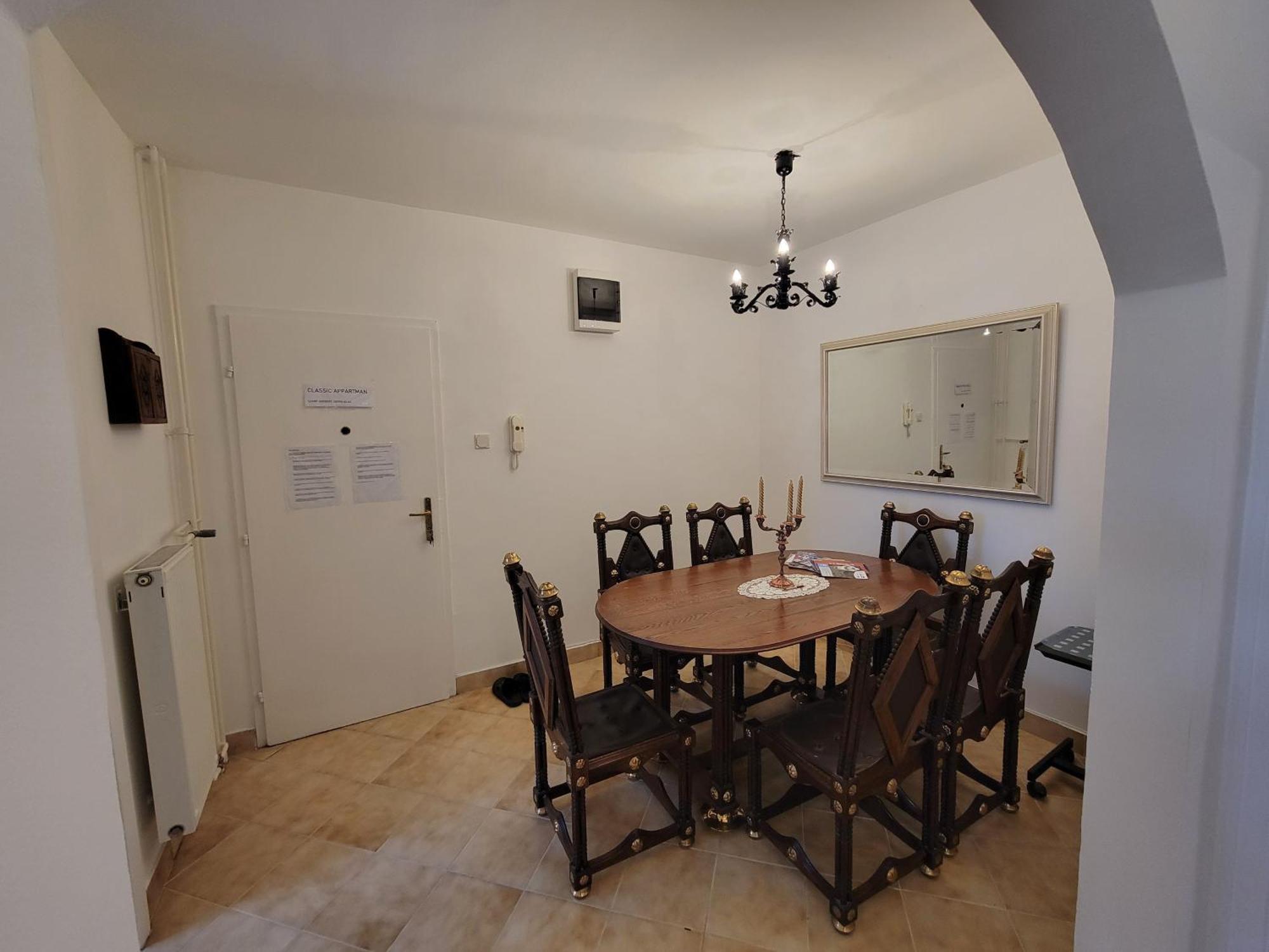 Belvarosi Classic Apartman 85 Square Meters Szombathely Kültér fotó