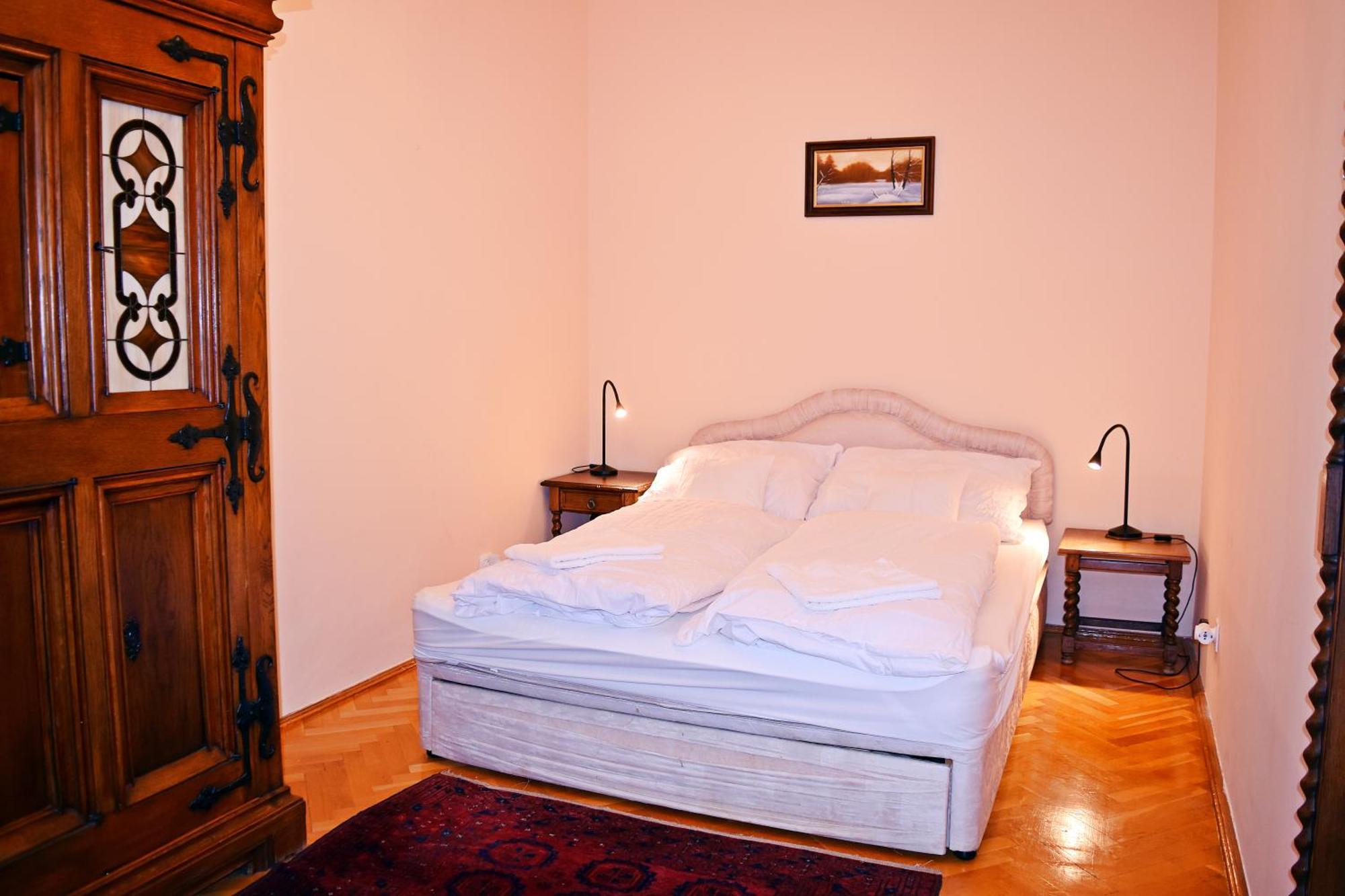 Belvarosi Classic Apartman 85 Square Meters Szombathely Kültér fotó