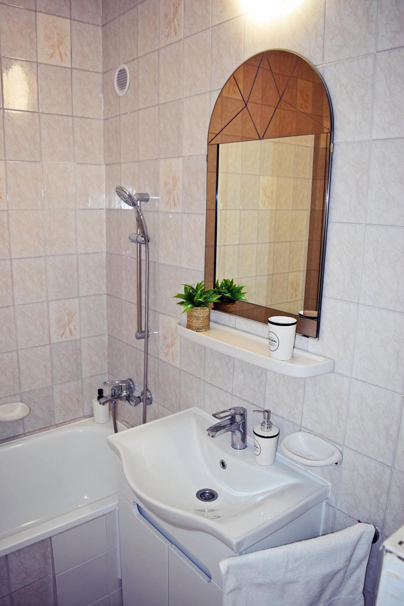 Belvarosi Classic Apartman 85 Square Meters Szombathely Kültér fotó