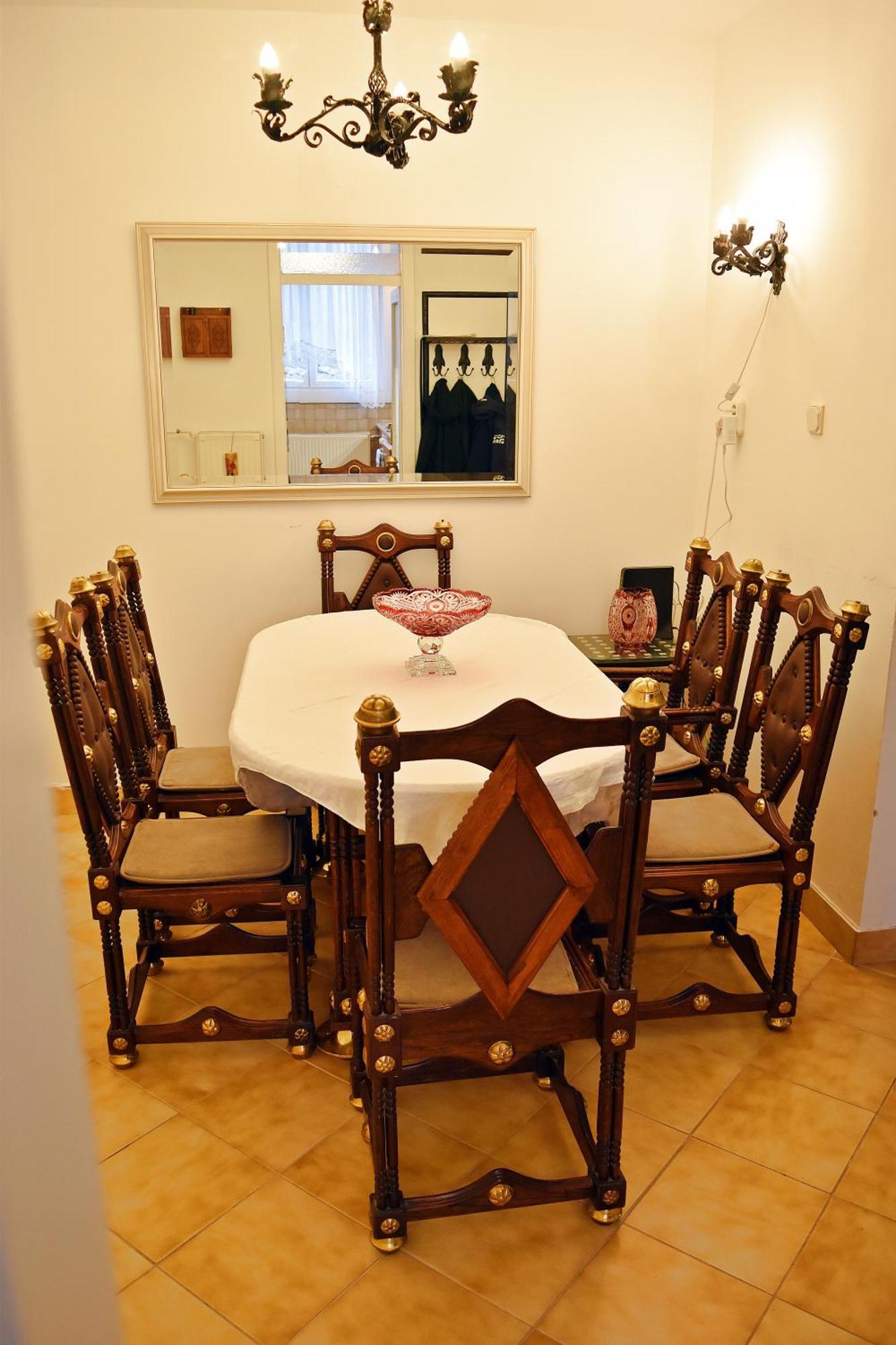 Belvarosi Classic Apartman 85 Square Meters Szombathely Kültér fotó